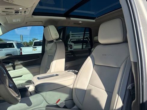 Used 2021 GMC Yukon Denali AWD/4WD image 12