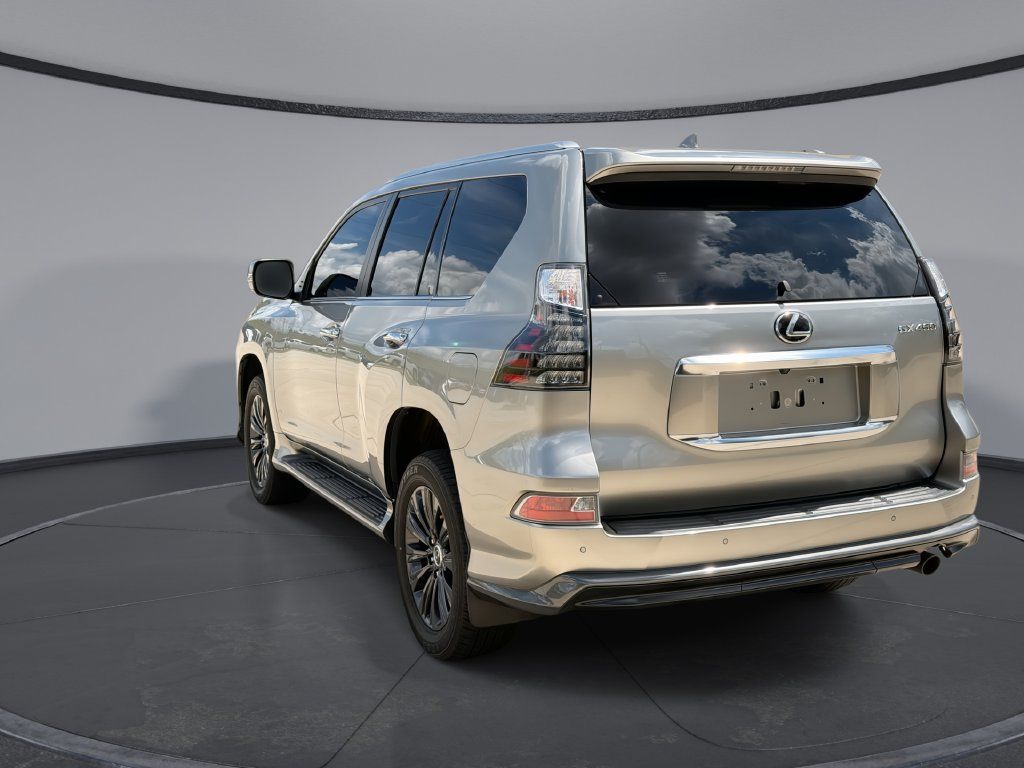 Used 2023 Lexus GX 460 Premium w/ Accessory Package AWD/4WD image 10