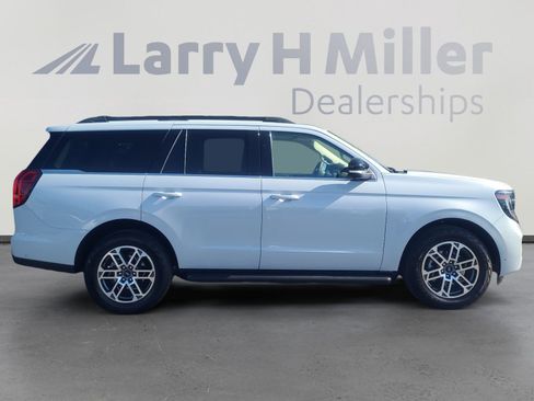 Certified 2025 Ford Expedition Active AWD/4WD image 6