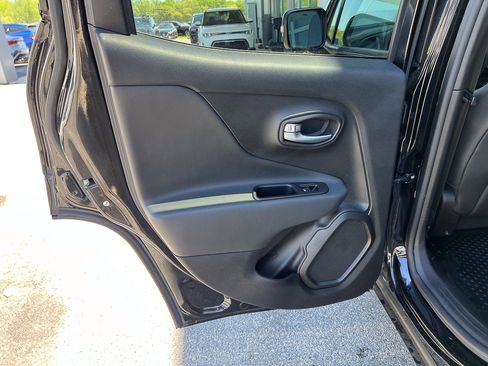 Used 2022 Jeep Renegade Limited AWD/4WD image 24