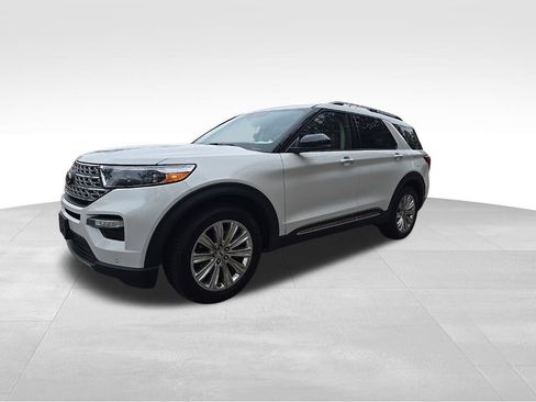 Used 2023 Ford Explorer Limited w/ Equipment Group 301A image 4