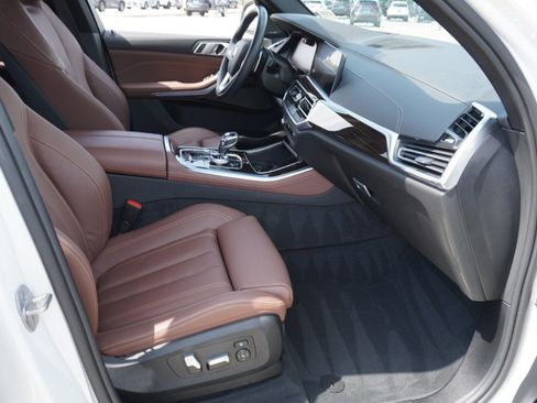 Used 2019 BMW X5 xDrive40i w/ Off-Road Package AWD/4WD image 14