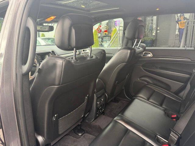 Used 2017 Jeep Grand Cherokee Limited AWD/4WD image 17