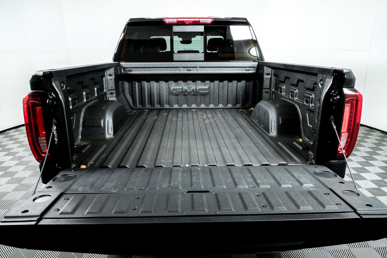 Used 2026 GMC Sierra 1500 AT4X AWD/4WD image 32