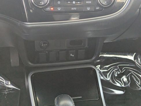 Used 2018 Mitsubishi Outlander LE image 22