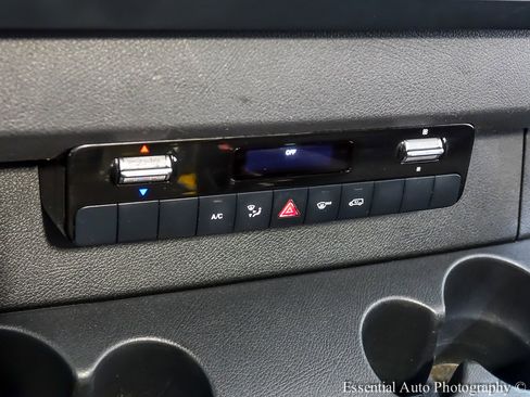 Used 2019 Mercedes-Benz Sprinter 144 image 12