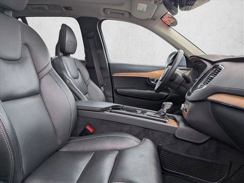 Used 2020 Volvo XC90 T6 Inscription w/ Protection Package Premier image 24