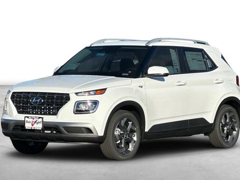Used 2026 Hyundai Venue SEL FWD image 2
