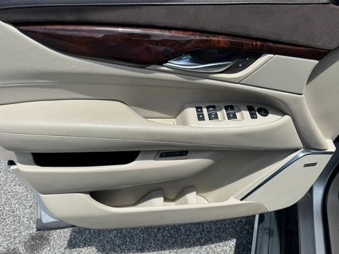 Used 2016 Cadillac Escalade ESV Premium AWD/4WD image 22
