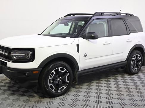 Used 2022 Ford Bronco Sport Outer Banks w/ Tech Package AWD/4WD image 2