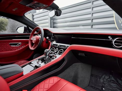 Used 2022 Bentley Continental GT image 35