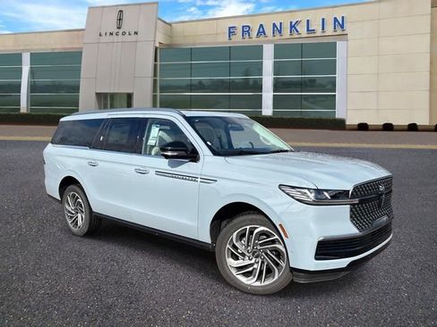 New 2025 Lincoln Navigator L Reserve AWD/4WD image 1