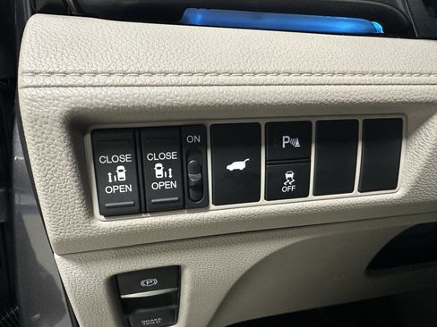 New 2026 Honda Odyssey Touring image 17