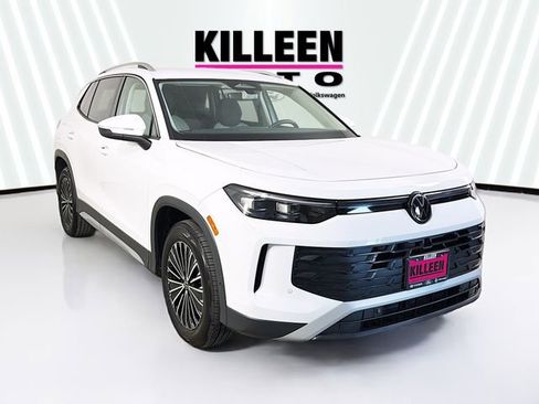 Used 2025 Volkswagen Tiguan S image 1