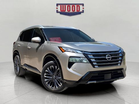 Used 2025 Nissan Rogue Platinum FWD image 1