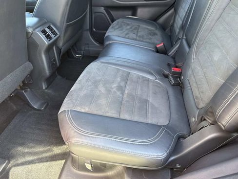 Used 2020 Mitsubishi Outlander SE image 16