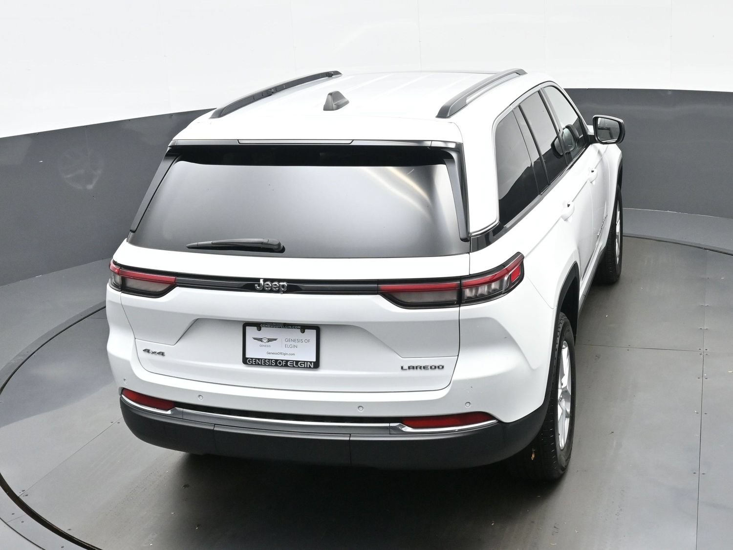 Used 2023 Jeep Grand Cherokee Laredo X AWD/4WD image 36
