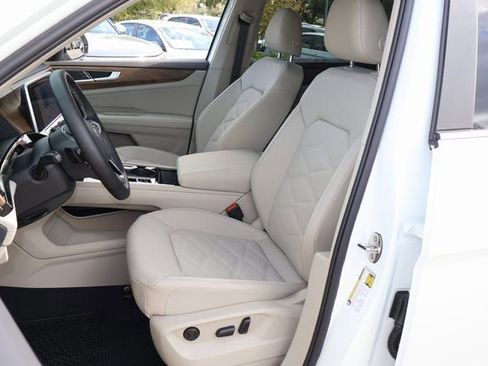 New 2026 Volkswagen Atlas SE image 12