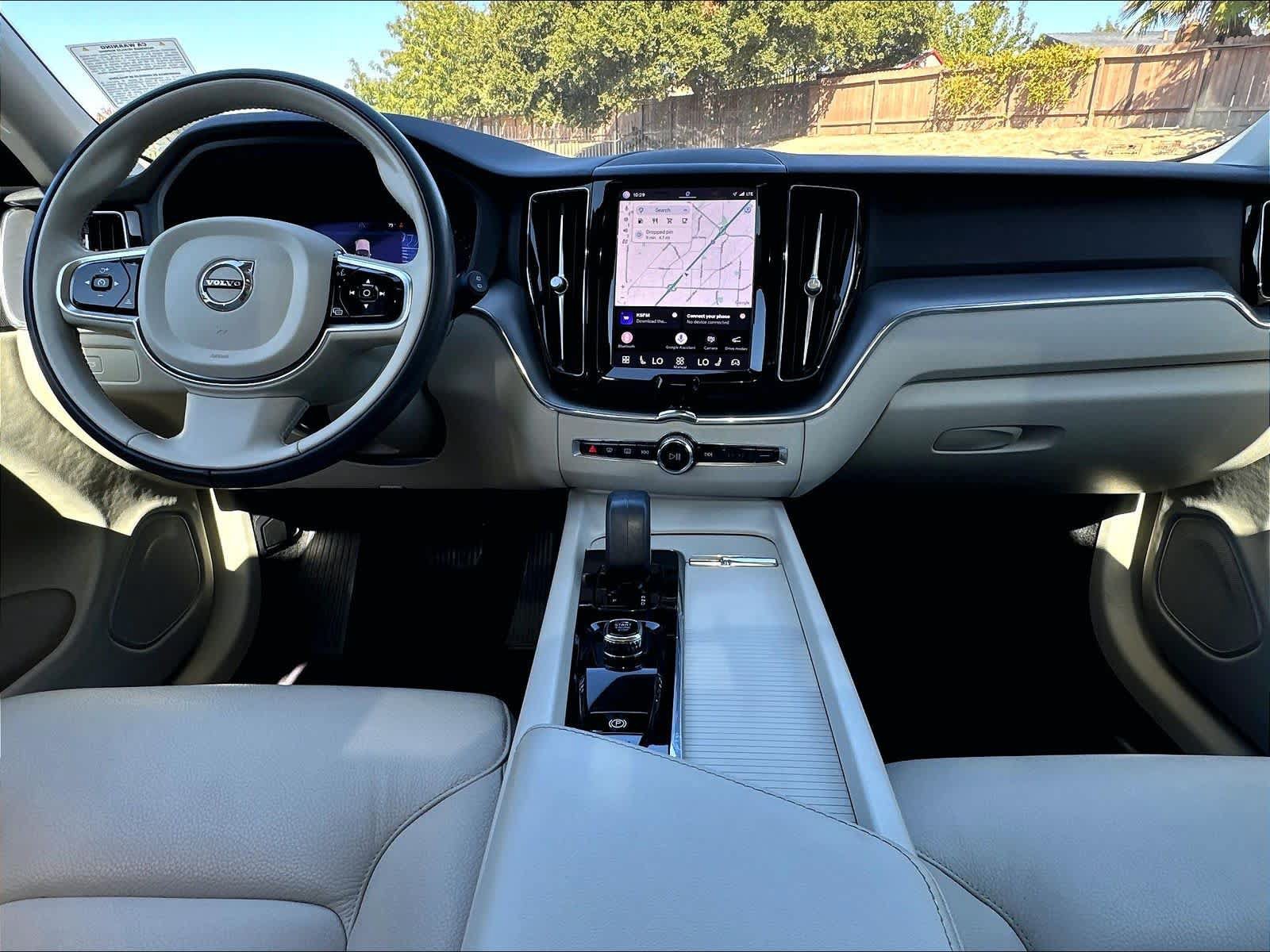 Used 2024 Volvo XC60 B5 Core AWD/4WD image 19