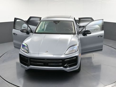 Certified 2025 Porsche Cayenne Turbo image 34
