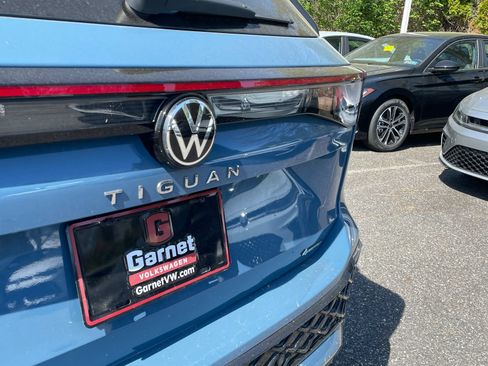 Certified 2025 Volkswagen Tiguan SEL R-Line AWD/4WD image 33
