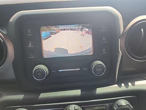 Used 2020 Jeep Wrangler Sport AWD/4WD image 13