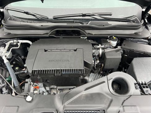 Used 2025 Honda Pilot TrailSport image 29