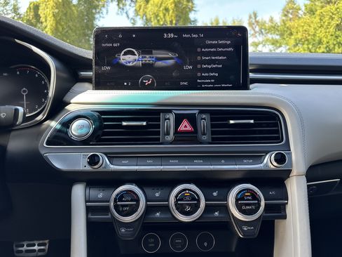 Used 2023 Genesis G70 2.0T w/ Sport Prestige Package AWD/4WD image 26