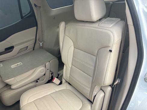 Used 2023 GMC Acadia Denali AWD/4WD image 12