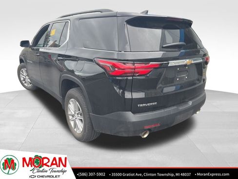 Used 2023 Chevrolet Traverse LT FWD image 4
