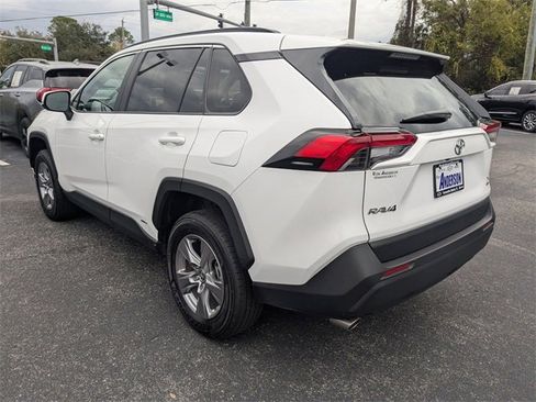 Used 2025 Toyota RAV4 XLE image 6
