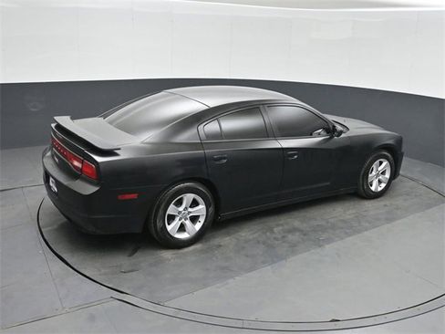 Used 2012 Dodge Charger SE image 31