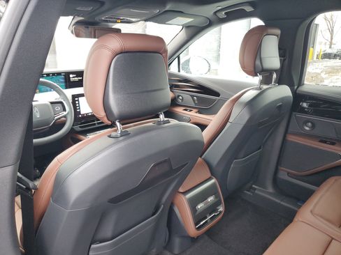 New 2026 Lincoln Nautilus Reserve w/ Jet Appearance Package image 29