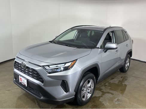 Used 2025 Toyota RAV4 XLE image 15