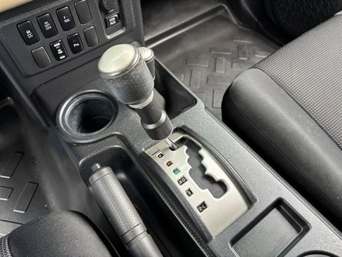 Used 2011 Toyota FJ Cruiser 4WD w/ Upgrade Pkg image 25