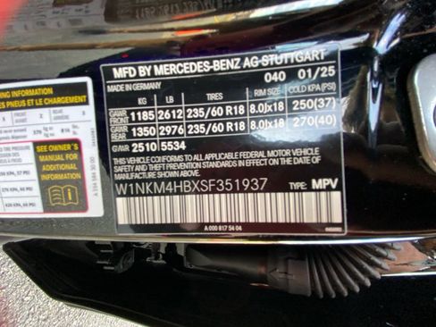 Used 2025 Mercedes-Benz GLC 300 4MATIC image 35