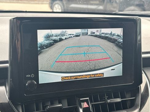 Used 2024 Toyota Corolla Cross AWD Hybrid w/ Moonroof Package image 24
