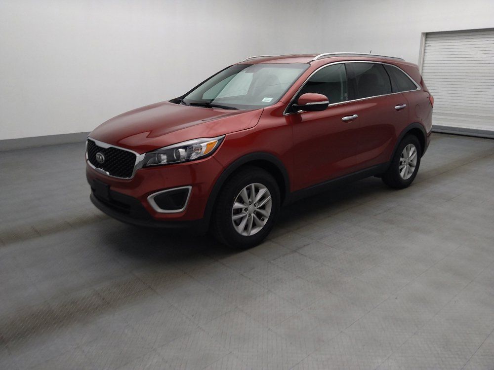 Used 2017 Kia Sorento FWD image 2
