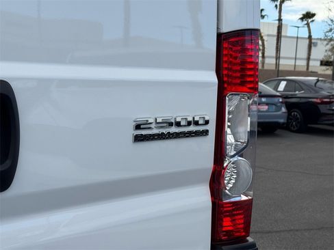Used 2025 RAM ProMaster 2500 w/ Premium Convenience Group image 9