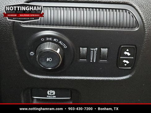Used 2024 Jeep Wagoneer L Series II w/ Flexible Seating Group AWD/4WD image 18