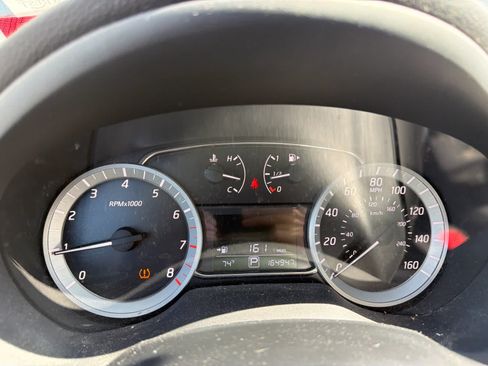 Used 2015 Nissan Sentra SV w/ Navigation Package FWD image 2