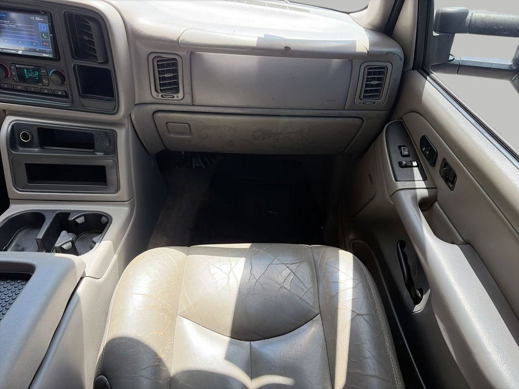 Used 2005 Chevrolet Silverado 2500 LT w/ Heavy-Duty Power Package RWD image 12