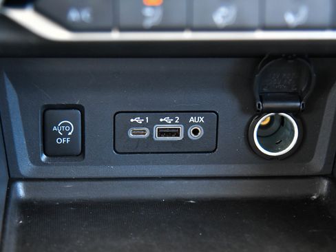 Used 2025 Nissan Sentra SV FWD image 21