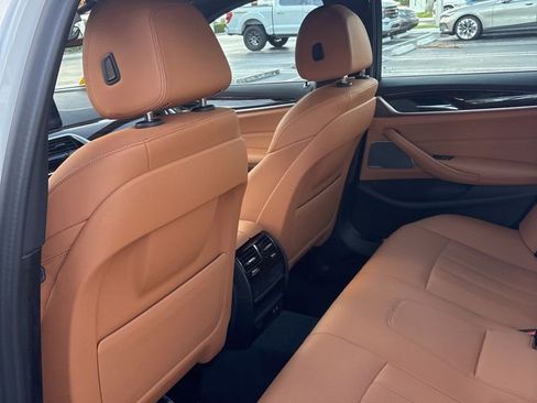 Used 2023 BMW 540i w/ Premium Package RWD image 4