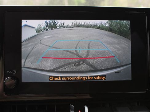 Used 2023 Toyota Corolla Cross LE image 30