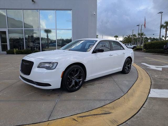 Certified 2020 Chrysler 300 Touring w/ Sport Appearance Package RWD image 9