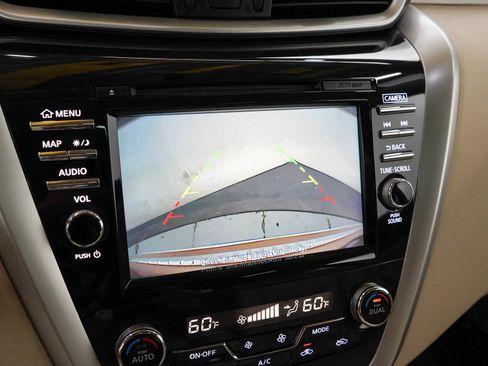 Used 2016 Nissan Murano SV AWD/4WD image 21
