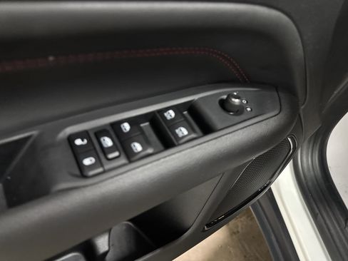 Used 2026 Jeep Compass Trailhawk AWD/4WD image 27