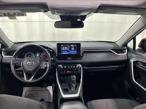 Used 2019 Toyota RAV4 XLE w/ Convenience Package AWD/4WD image 18