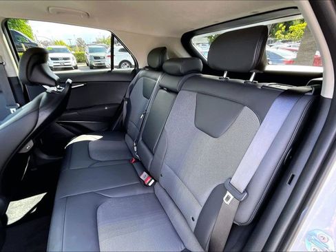 Certified 2025 Kia Niro EX Touring FWD image 15